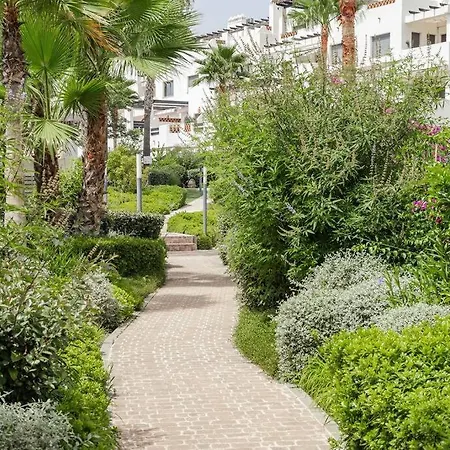 Beautiful 1 Bed Duplex Penthouse With Views Rdr327