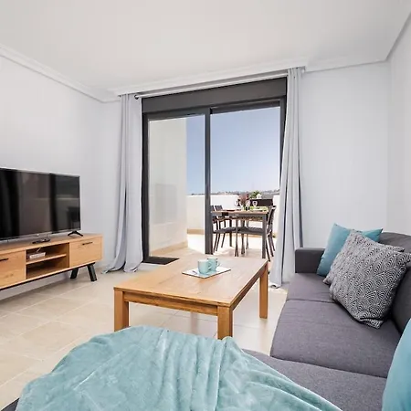 Beautiful 1 Bed Duplex Penthouse With Views Rdr327 Apartment *